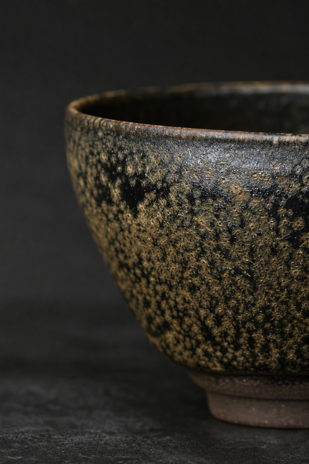 Unique Bowl III glaze close-up