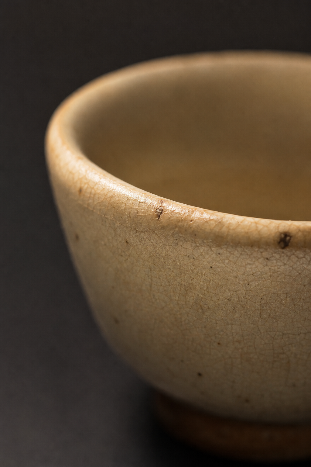 Antique Teacup I rim detail