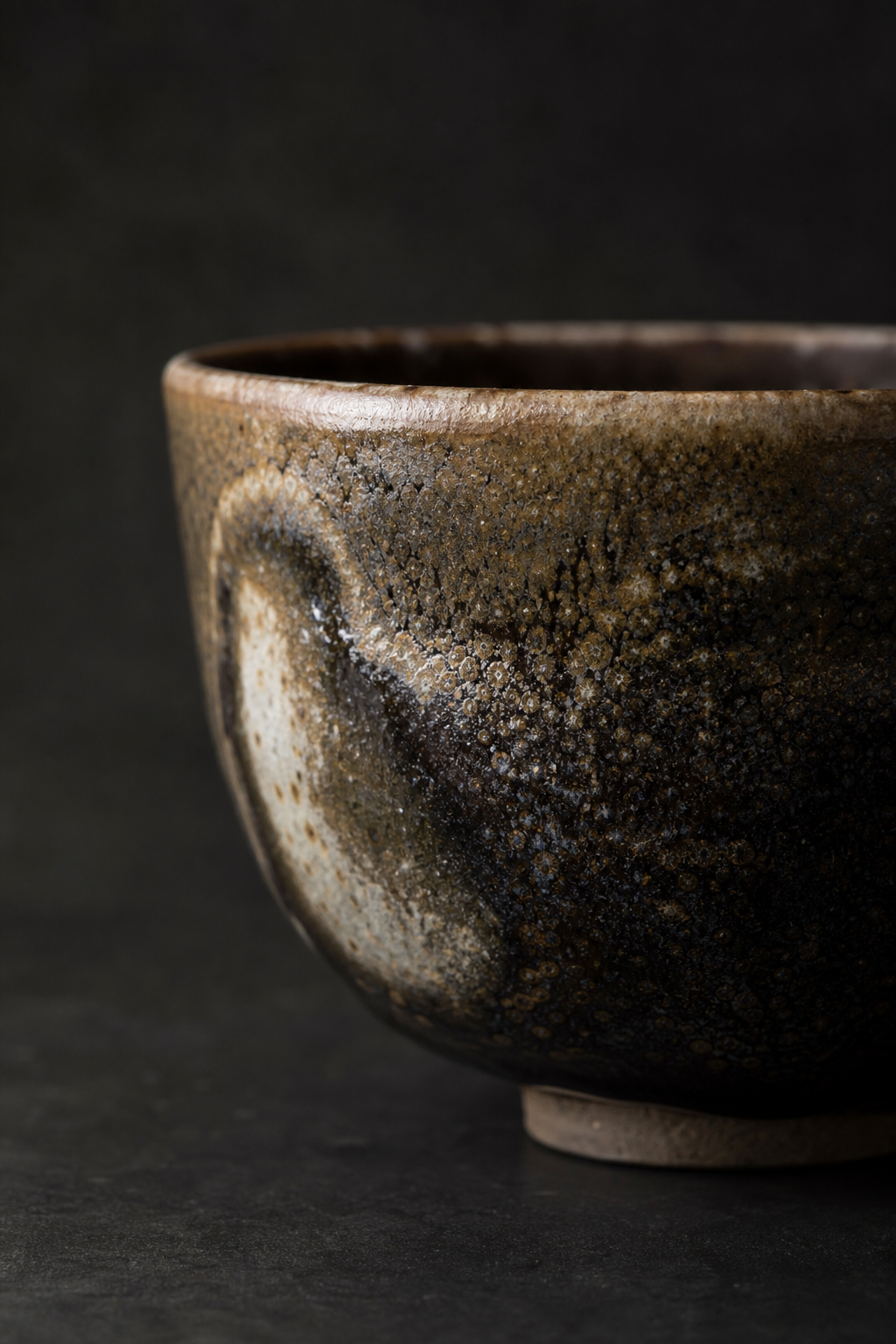 Unique Bowl VI glaze close-up