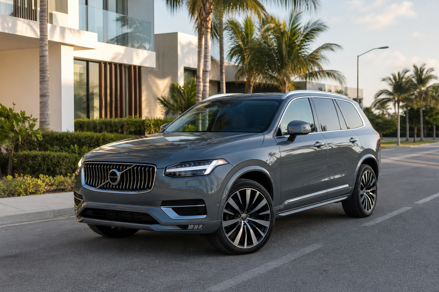 Volvo XC90 Recharge 2025 de gama alta para renta en Cancún