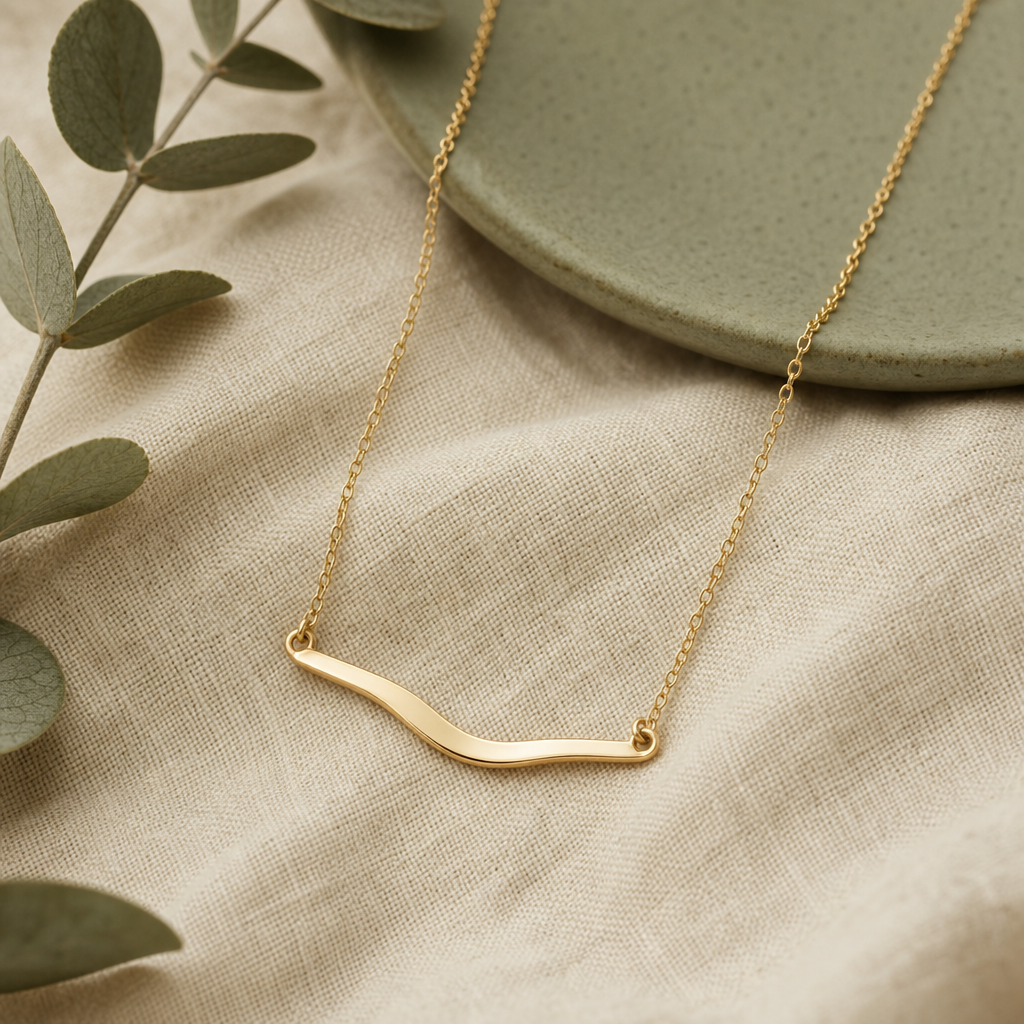 Contour Bar Necklace