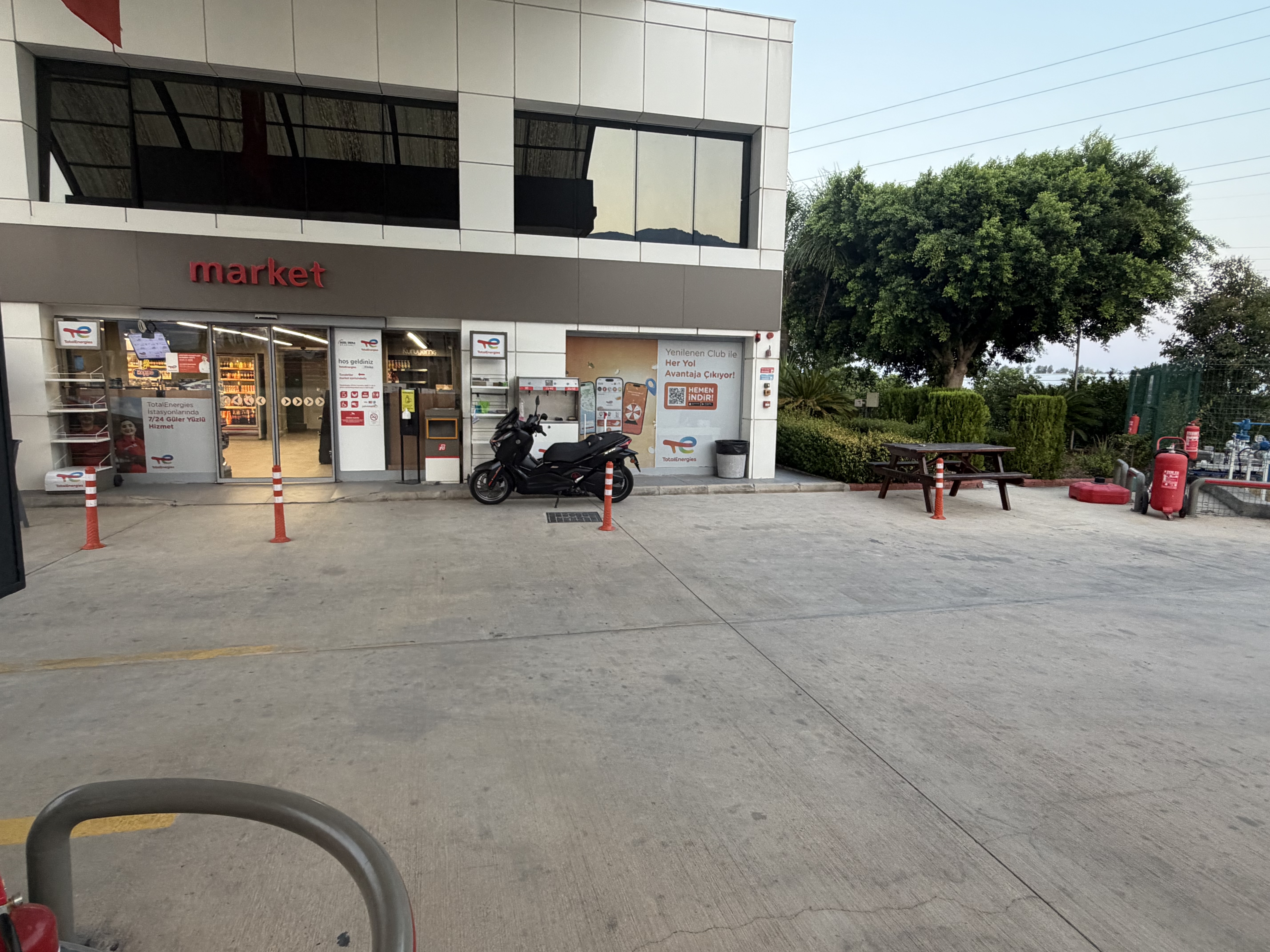 Gülez Petrol Finike’de araç bakım ve hizmet alanı