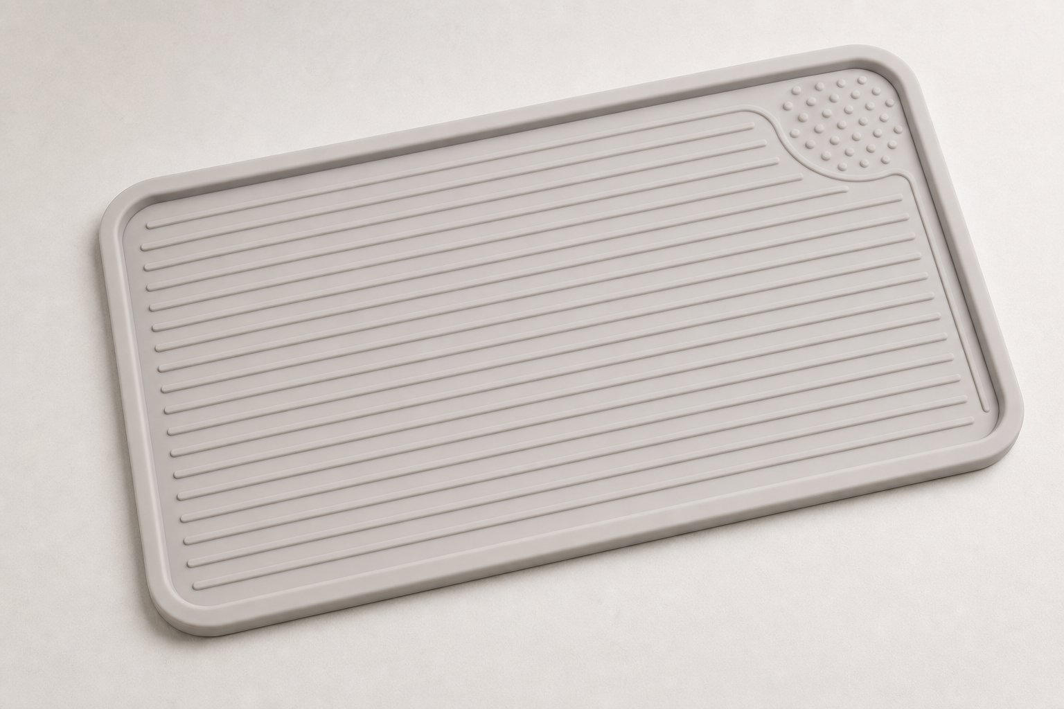 Food-grade silicone feeding mat with smooth finish